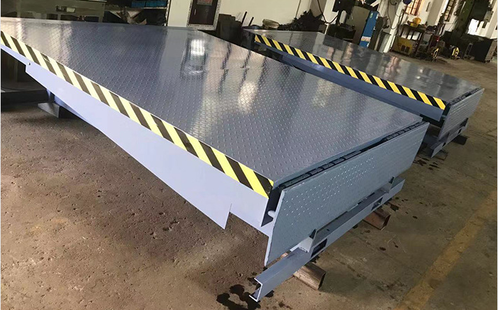 臺(tái)面式登車橋圖片